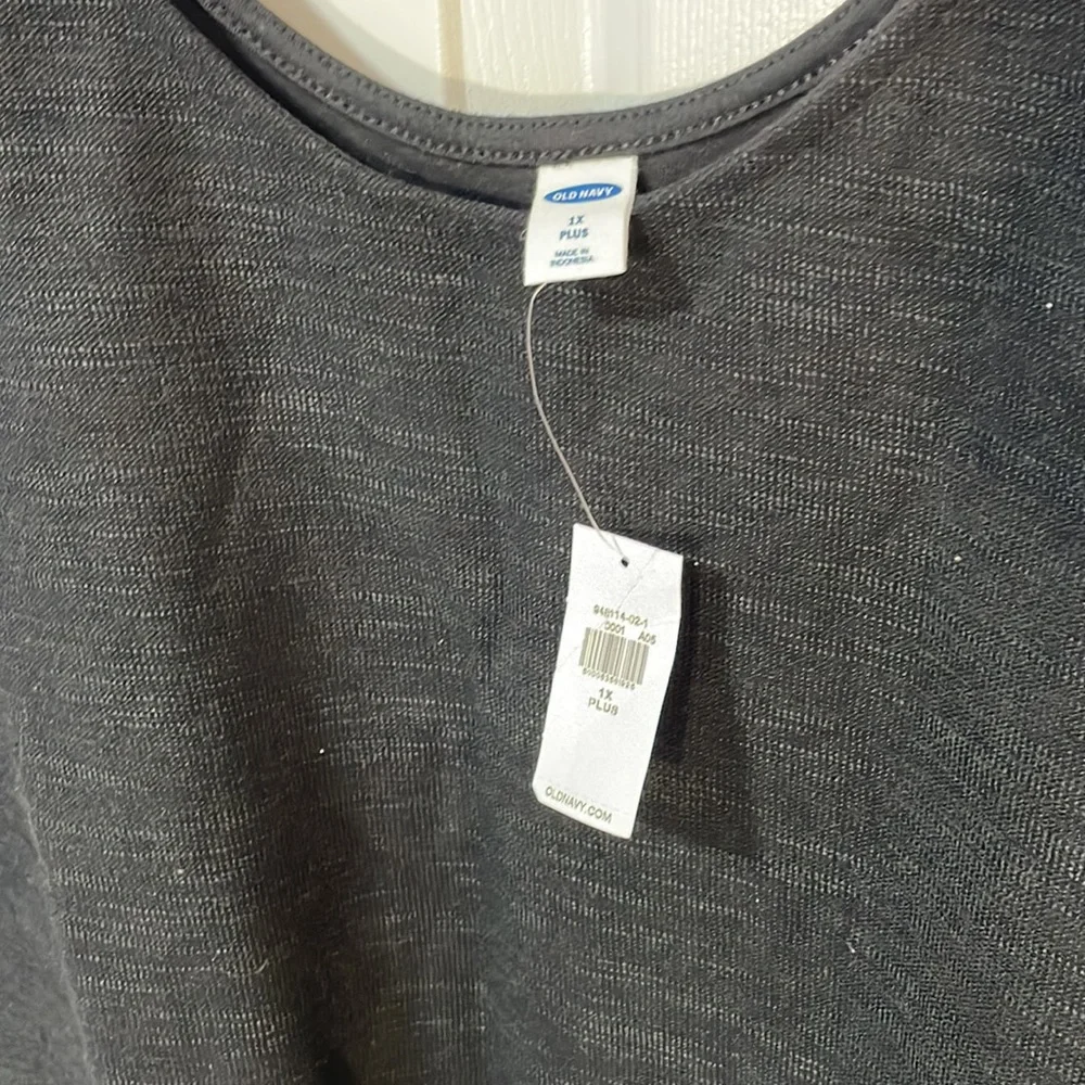 Old navy 1X plus size top - Picture 2 of 2